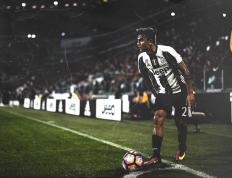  孙铭徽复出首秀出彩，辽宁男篮主场险胜利雅得新月，豪取11连胜